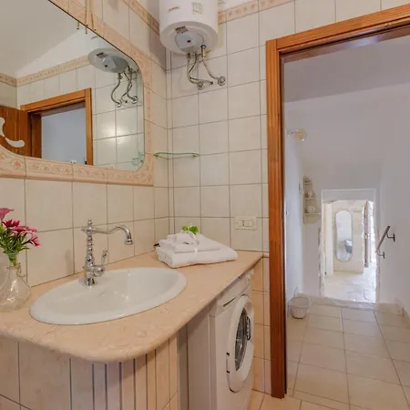Trullo Quattro Carrini Con Piscina 度假居 *