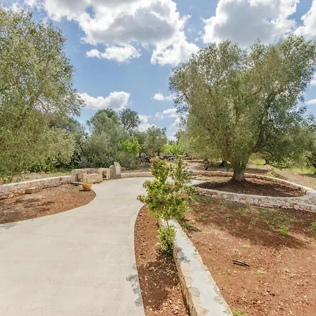 Trullo Quattro Carrini Con Piscina