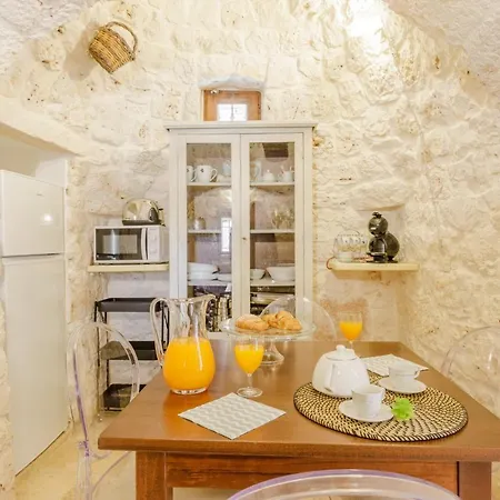 Trullo Quattro Carrini Con Piscina 度假居 *