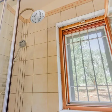 Trullo Quattro Carrini Con Piscina 度假居