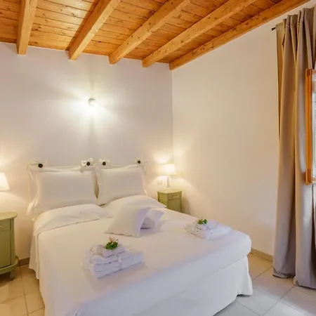 度假居 Trullo Quattro Carrini Con Piscina *